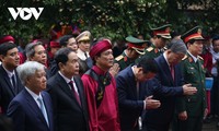 Chủ tịch nước Võ Văn Thưởng dẫn đầu đoàn dâng hương tưởng niệm các Vua Hùng
