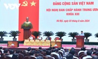 Hình ảnh phiên bế mạc Hội nghị Ban Chấp hành Trung ương khóa XIII