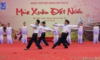 12th Vietnamese Poetry Day promises changes 