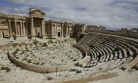 Syria army battles Islamic State outside Palmyra