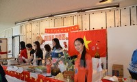Vietnam attends international charity bazaar
