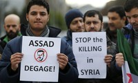 Syria’s main opposition threatens to pull out of peace talks