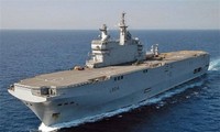 French warship visits Vietnam