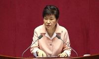 South Korean President calls for further pressure on North Korea 