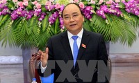 Prime Minister Nguyen Xuan Phuc works in Dong Thap province