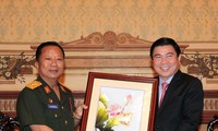Ho Chi Minh City leader greets Lao defense minister