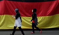 German Chancellor calls on EU nations not to refuse Muslim migrants