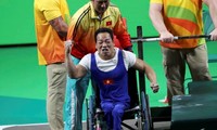 Weightlifter Le Van Cong sets Paralympic record