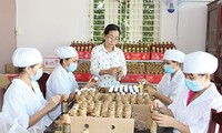 Le Nguyen, a passionate for dragon fruit products 