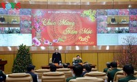 State, Government leaders extend Tet greetings to soldiers, people