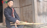 Mong artist helps revive traditional pan-pipes
