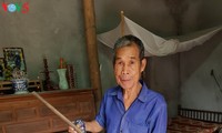 War veteran keeps legendary Truong Son stick