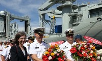 Royal Canadian battleships visit Cam Ranh