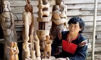 Central Highland artisan keeps soul of wooden statues