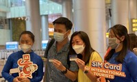 Da Nang presents SIM cards to foreign tourists