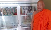 Tra Vinh monk wholehearted for the community 