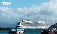 Super cruise ship brings 4,400 international tourists to Nha Trang