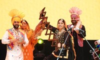 1,000 spectators watch Indian Punjabi dance in Binh Dinh 