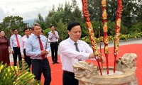 NA Vice Chairman offers incense in tribute of Gac Ma soldiers