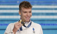 French swimmer sets Olympic record