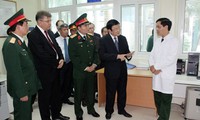 Chủ tịch nước thăm Trung tâm Nhiệt đới Việt-Nga