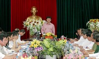 Thủ tướng Nguyễn Tấn Dũng làm việc tại tỉnh Vĩnh Long
