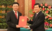 Chủ tịch nước Trương Tấn Sang phong hàm đại sứ cho cán bộ ngoại giao
