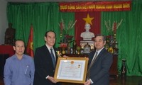 Tặng Huân, Huy chương cho kiều bào tại Thái Lan 