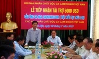 Tiếp nhận ủng hộ của Việt kiều Thái Lan cho nạn nhân chất độc da cam 