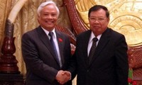 Lãnh đạo Đảng và Nhà nước CHDCND Lào tiếp Phó Chủ tịch quốc hội Uông Chu Lưu