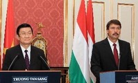 Chủ tịch nước Trương Tấn Sang hội kiến Thủ tướng và Chủ tịch Quốc hội Hungary