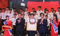 Tuyên dương học sinh đoạt giải Olympic quốc tế và thủ khoa đại học  năm 2013
