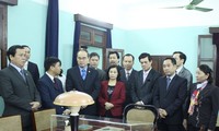 Chủ tịch Ủy ban Trung ương MTTQ Việt Nam dâng hương tưởng nhớ Chủ tịch Hồ Chí Minh