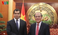 Chủ tịch Quốc hội Nguyễn Sinh Hùng tiếp Đại sứ Azerbaijan 