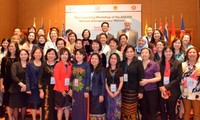 Tăng cường hợp tác các nữ doanh nhân Việt Nam và Lào