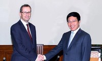 Phó Thủ tướng, Bộ trưởng Ngoại giao Phạm Bình Minh tiếp các đại sứ 