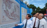 Khai mạc triển lãm tranh cổ động về chủ quyền biển, đảo Việt Nam 
