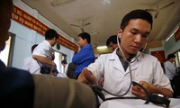 Thầy thuốc trẻ  Việt Nam đồng hành cùng ngư dân
