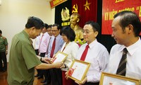 Trao Kỷ niệm chương Bảo vệ An ninh TQ cho lãnh đạo Ban Đối ngoại Trung ương Đảng và Bộ Ngoại giao