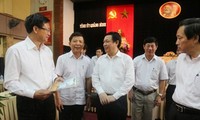 Trưởng ban Kinh tế Trung ương Vương Đình Huệ làm việc với Thường trực tỉnh ủy 4 tỉnh miền Trung