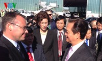 Thủ tướng Nguyễn Tấn Dũng đến Stuttgart bắt đầu thăm chính thức CHLB Đức
