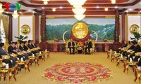 Phó Thủ tướng Nguyễn Xuân Phúc chào xã giao Tổng Bí thư, Chủ tịch nước và Chủ tịch Quốc hội Lào 