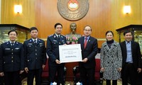 Gần 1,3 tỷ đồng ủng hộ Bộ Tư lệnh Cảnh sát biển và Cục Kiểm ngư Việt Nam