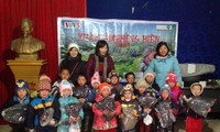 VOV5 trao quà từ thiện cho đồng bào nghèo xã Xín Cái, huyện Mèo Vạc, tỉnh Hà Giang