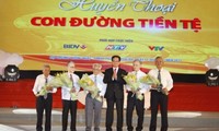 Thủ tướng Nguyễn Tấn Dũng tham dự chương trình giao lưu nghệ thuật “Huyền thoại con đường tiền tệ” 