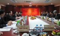 Thường trực Ban Bí thư Lê Hồng Anh tiếp Đoàn Ban nghiên cứu chiến lược phát triển kinh tế TW  Lào