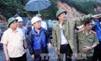 Phó Thủ tướng Nguyễn Xuân Phúc chỉ đạo phòng chống mưa lũ tại các tỉnh