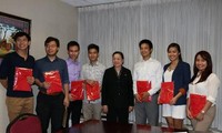 Trưởng Ban Dân vận Trung ương gặp gỡ đại diện bà con Việt kiều và sinh viên Việt Nam tại New York