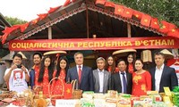 Việt Nam lần đầu tiên tham gia hội chợ truyền thống của Ukraine 