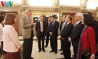 Chủ tịch Quốc hội thăm Tòa Nhà thị chính cũ và Tòa án tối cao bang Massachusetts, Mỹ